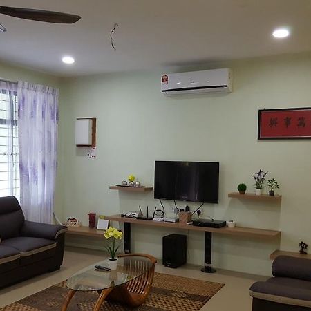 Ellis Lot 310 Villa Kuching Exterior foto