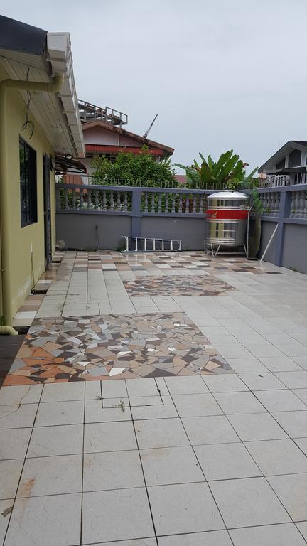Ellis Lot 310 Villa Kuching Exterior foto